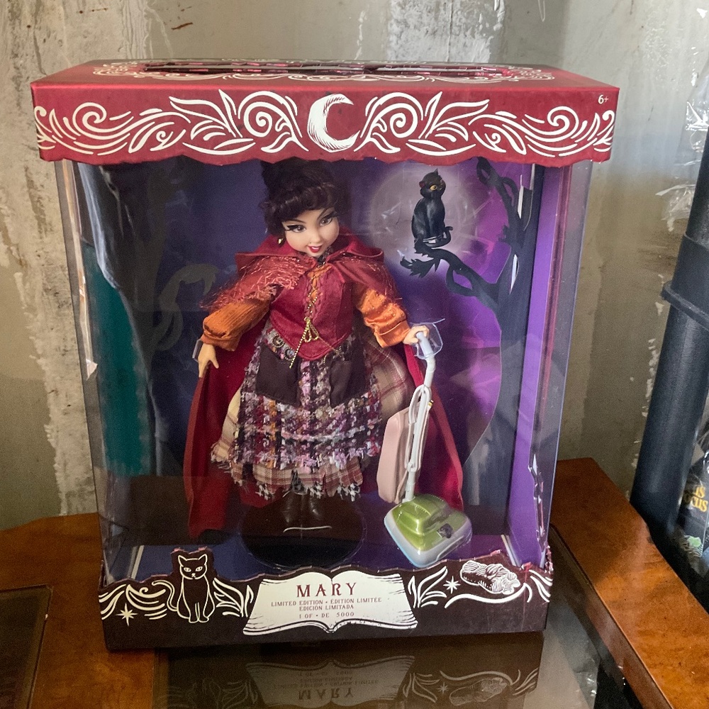 Disney hocus pocus limited edition doll